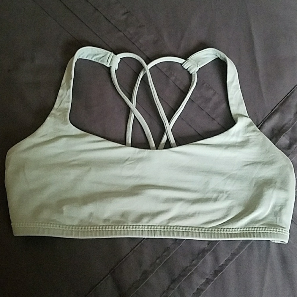 Lululemon sports bra